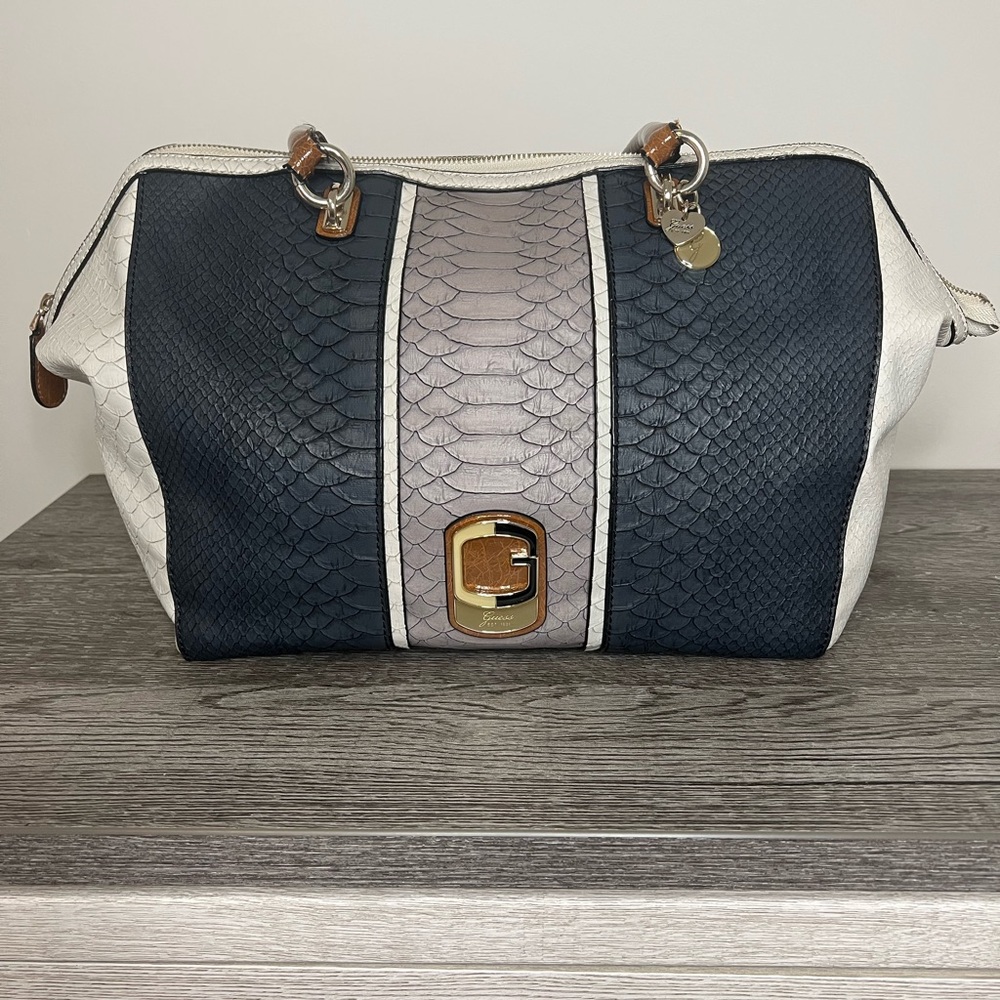 GUESS Satchel Handbag - Picture 1 of 11